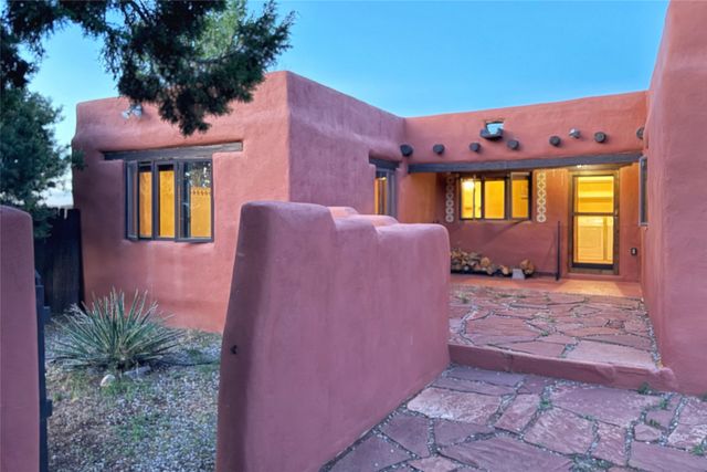 54 Rons Road, Santa Fe, NM 87508