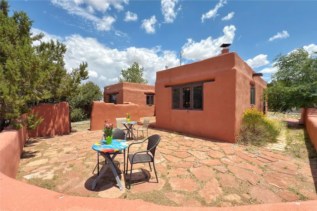 54 Rons Road, Santa Fe, NM 87508