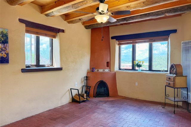 54 Rons Road, Santa Fe, NM 87508