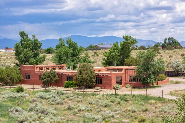 54 Rons Road, Santa Fe, NM 87508