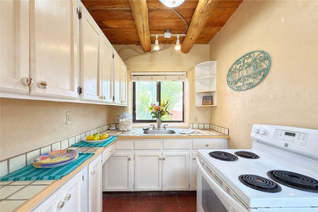 54 Rons Road, Santa Fe, NM 87508