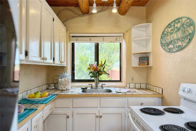 54 Rons Road, Santa Fe, NM 87508