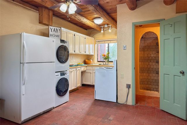 54 Rons Road, Santa Fe, NM 87508