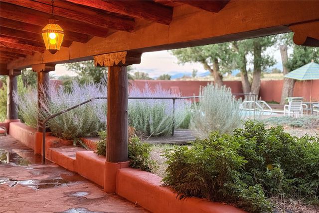 54 Rons Road, Santa Fe, NM 87508
