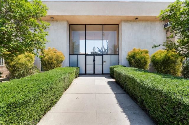 5232 Corteen pl 17, Valley Village, CA 91607