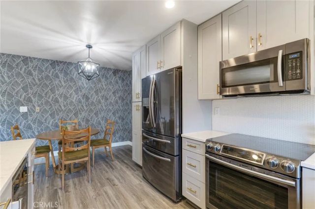 5232 Corteen pl 17, Valley Village, CA 91607