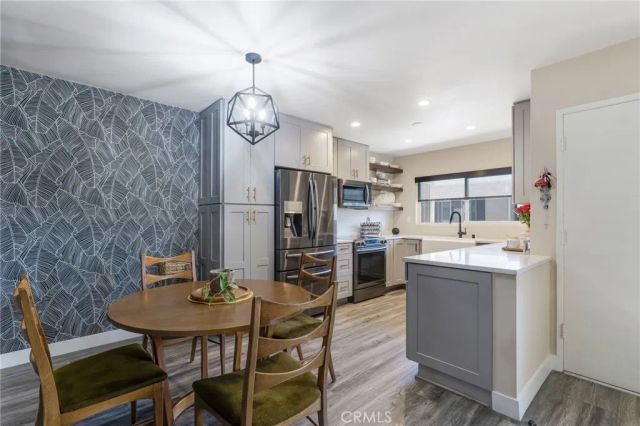 5232 Corteen pl 17, Valley Village, CA 91607