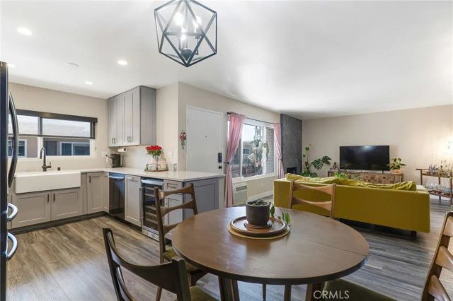 5232 Corteen pl 17, Valley Village, CA 91607