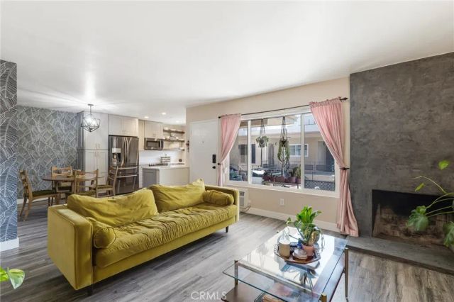 5232 Corteen pl 17, Valley Village, CA 91607