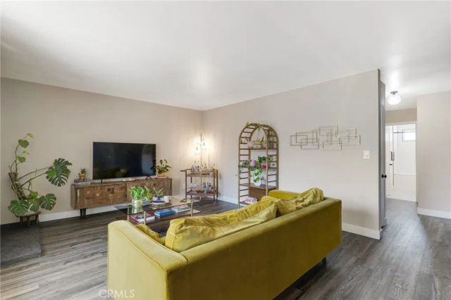 5232 Corteen pl 17, Valley Village, CA 91607