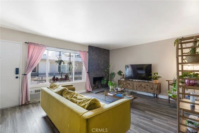 5232 Corteen pl 17, Valley Village, CA 91607