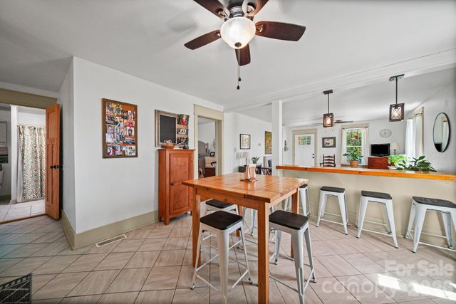 335 Mayflower Avenue, Cramerton, NC 28032