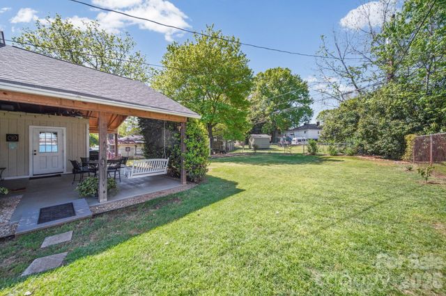 335 Mayflower Avenue, Cramerton, NC 28032