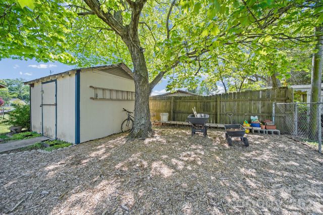 335 Mayflower Avenue, Cramerton, NC 28032