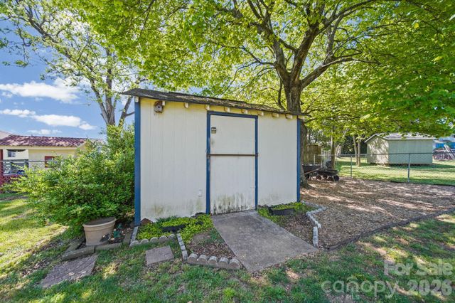 335 Mayflower Avenue, Cramerton, NC 28032