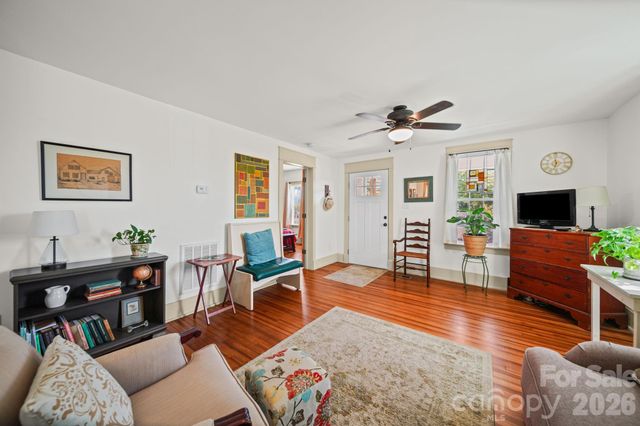 335 Mayflower Avenue, Cramerton, NC 28032