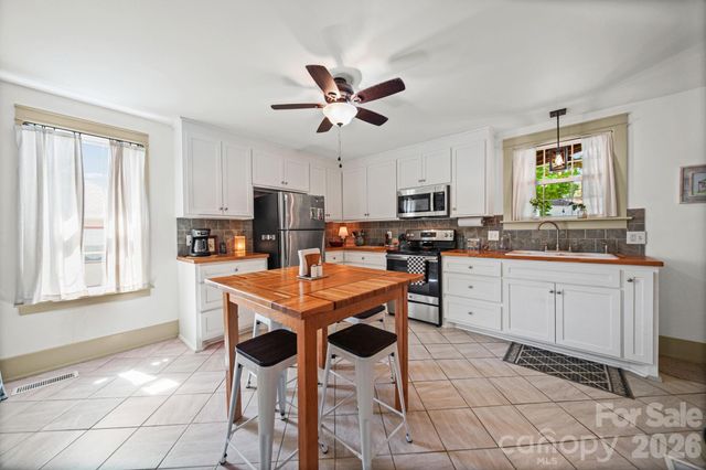 335 Mayflower Avenue, Cramerton, NC 28032