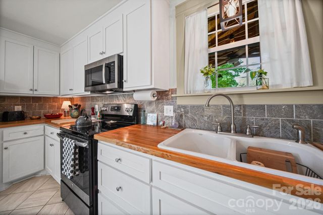 335 Mayflower Avenue, Cramerton, NC 28032