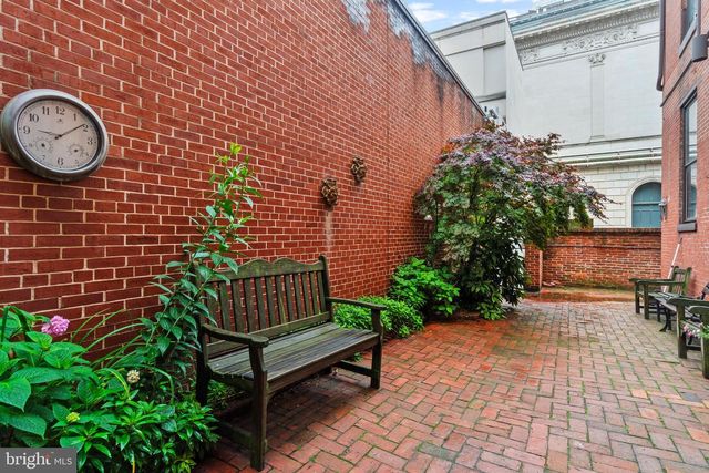 3 W MOUNT VERNON PL #1, Baltimore, MD 21201