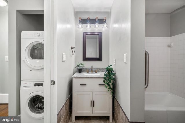 3 W MOUNT VERNON PL #1, Baltimore, MD 21201