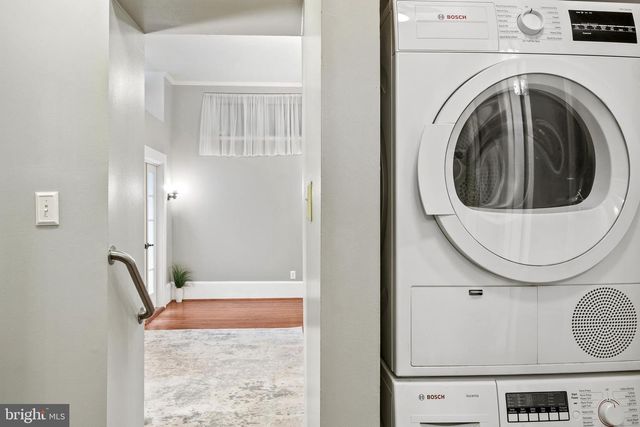 3 W MOUNT VERNON PL #1, Baltimore, MD 21201