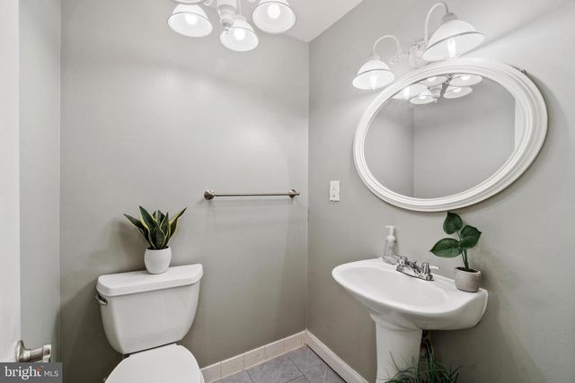 3 W MOUNT VERNON PL #1, Baltimore, MD 21201