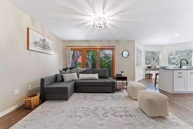 5811 W Sterling Ln,, Boise, ID 83703