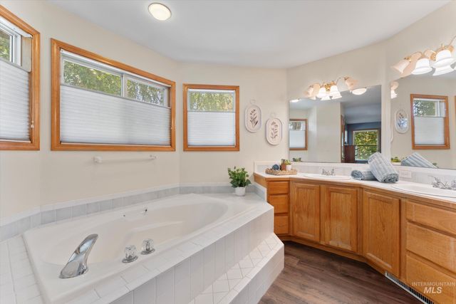 5811 W Sterling Ln,, Boise, ID 83703