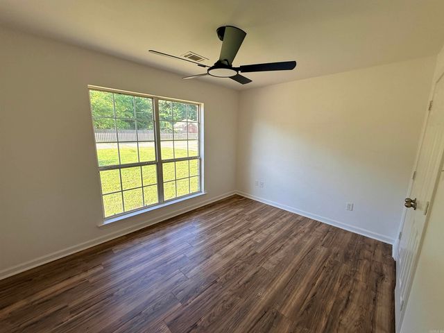 30 Shamsie Dr, Ward, AR 72176