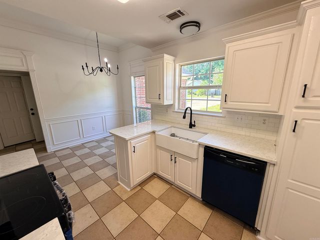 30 Shamsie Dr, Ward, AR 72176