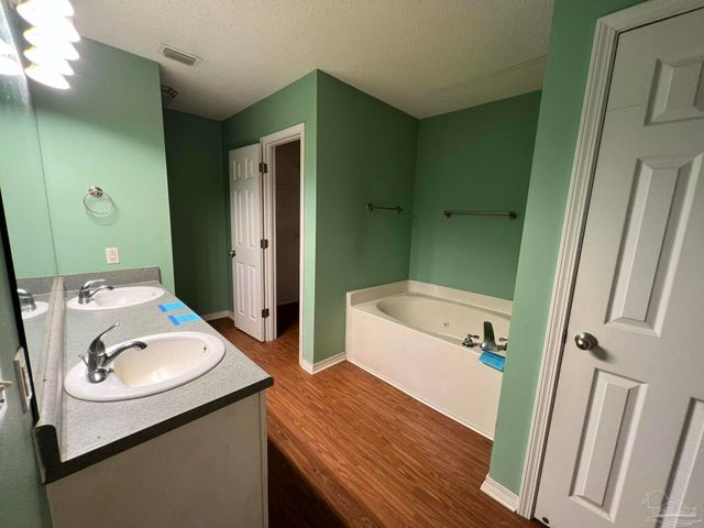 124 S Canoe Rd, Atmore, AL 36502