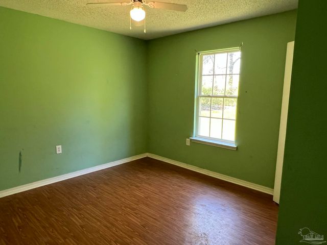 124 S Canoe Rd, Atmore, AL 36502