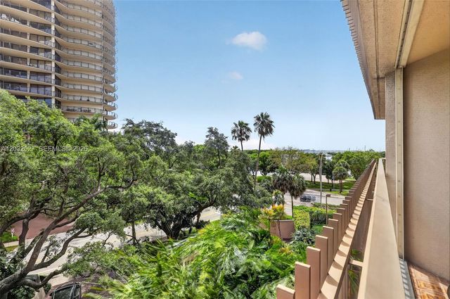 2901 S Bayshore Drive 4A, Miami, FL 33133