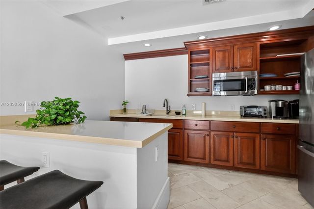 2901 S Bayshore Drive 4A, Miami, FL 33133