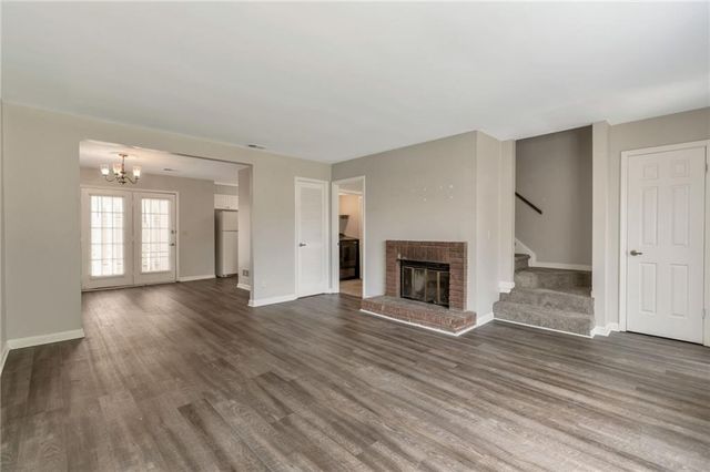 136 Old Ferry Way, Roswell, GA 30076