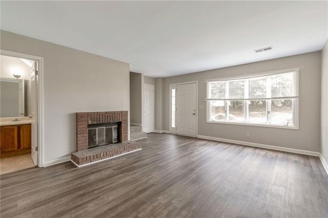 136 Old Ferry Way, Roswell, GA 30076