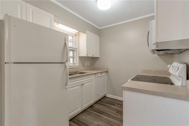 136 Old Ferry Way, Roswell, GA 30076