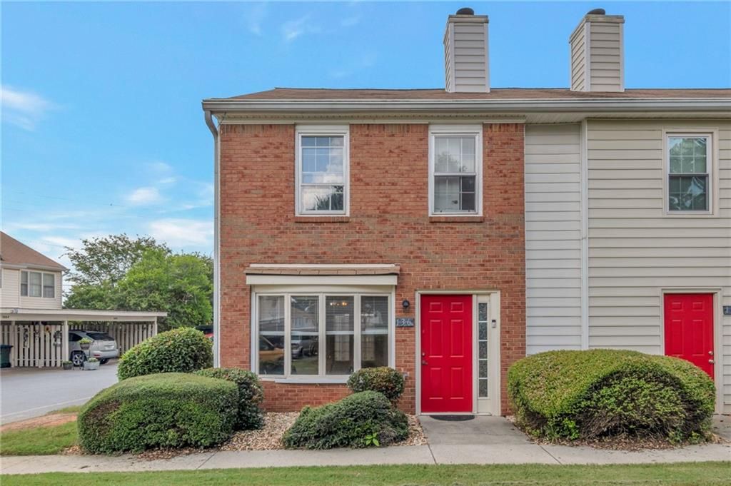 136 Old Ferry Way, Roswell, GA 30076