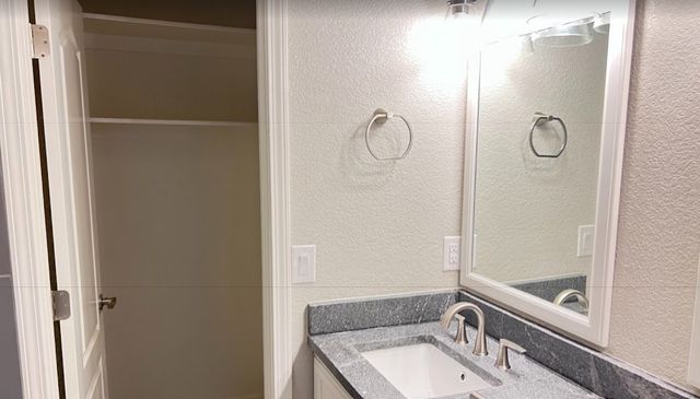 1006 S G Street, Rogers, AR 72756