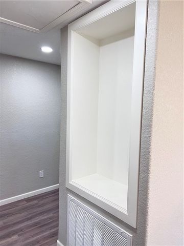 1006 S G Street, Rogers, AR 72756