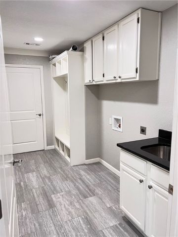 1006 S G Street, Rogers, AR 72756