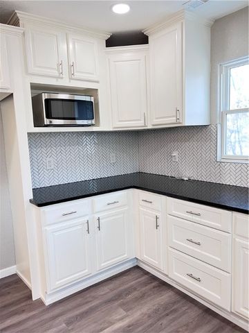 1006 S G Street, Rogers, AR 72756