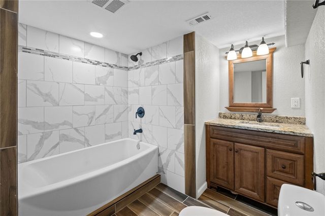 1006 S G Street, Rogers, AR 72756