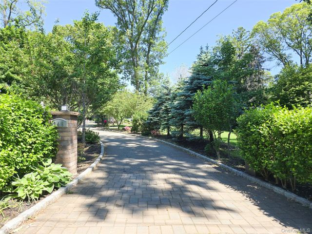 249 Cold Spring Road, Syosset, NY 11791