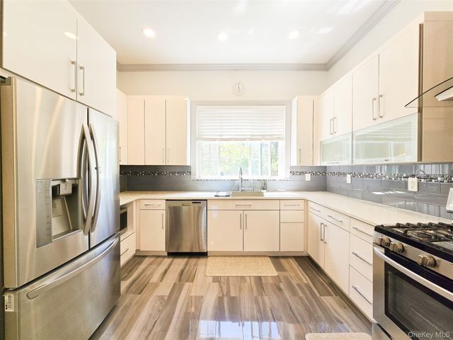 249 Cold Spring Road, Syosset, NY 11791