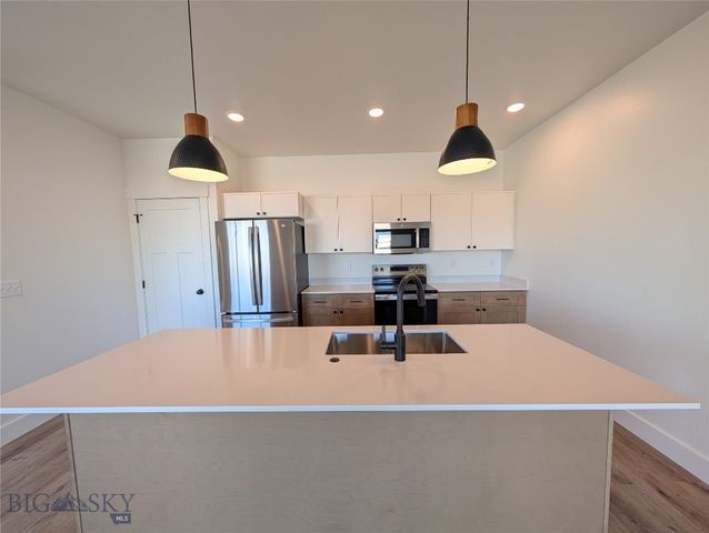 500 Lacey Lane A, Belgrade, MT 59714