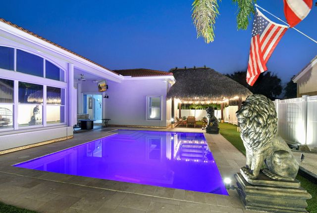 6405 Shadow Creek Village Circle E, Lake Worth, FL 33463