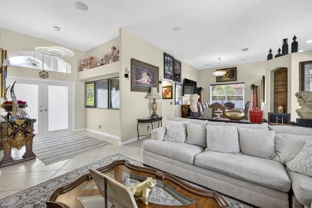 6405 Shadow Creek Village Circle E, Lake Worth, FL 33463