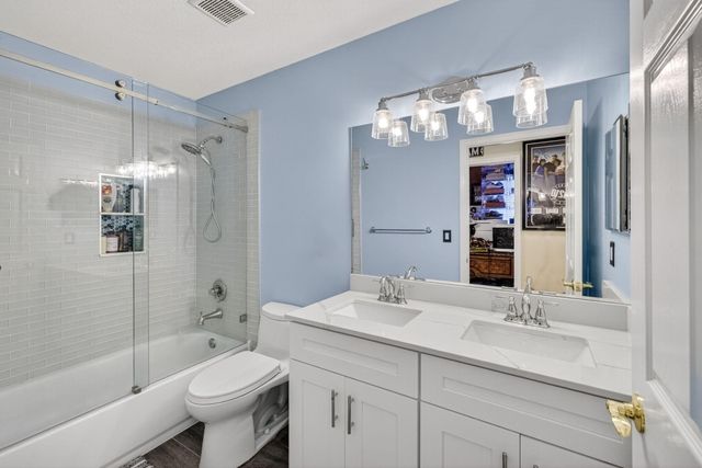 6405 Shadow Creek Village Circle E, Lake Worth, FL 33463