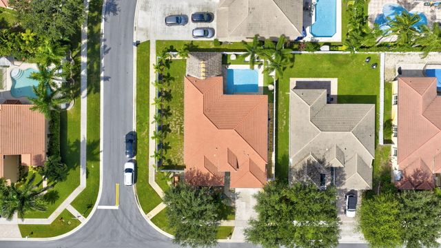 6405 Shadow Creek Village Circle E, Lake Worth, FL 33463